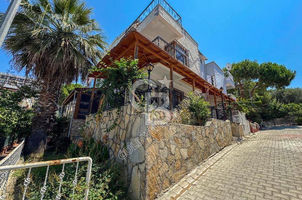 KADINLAR DENİZİ MAHALLESİNDE DENİZE 500 METRE SATILIK VİLLA