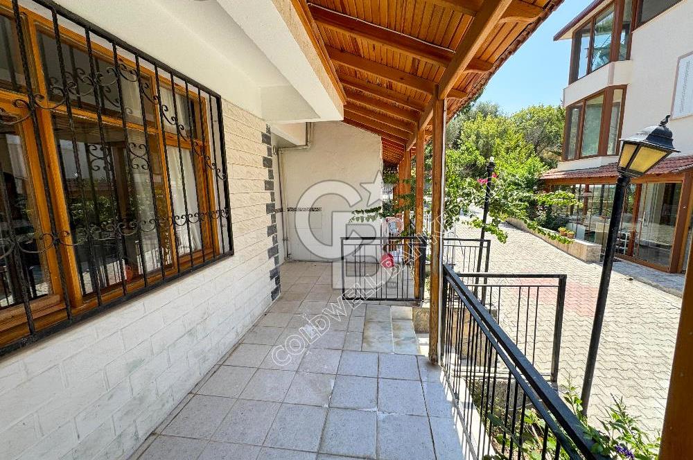 KADINLAR DENİZİ MAHALLESİNDE DENİZE 500 METRE SATILIK VİLLA