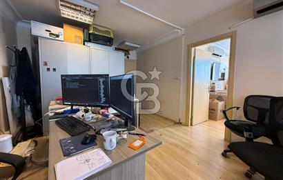 Prestijli İş Merkezinde Kiracılı 2+1 Ofis Kadıköy Yatırımlık