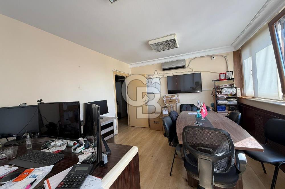 Prestijli İş Merkezinde Kiracılı 2+1 Ofis Kadıköy Yatırımlık