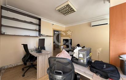 Prestijli İş Merkezinde Kiracılı 2+1 Ofis Kadıköy Yatırımlık