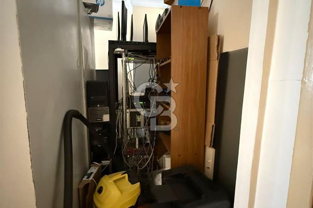 Prestijli İş Merkezinde Kiracılı 2+1 Ofis Kadıköy Yatırımlık