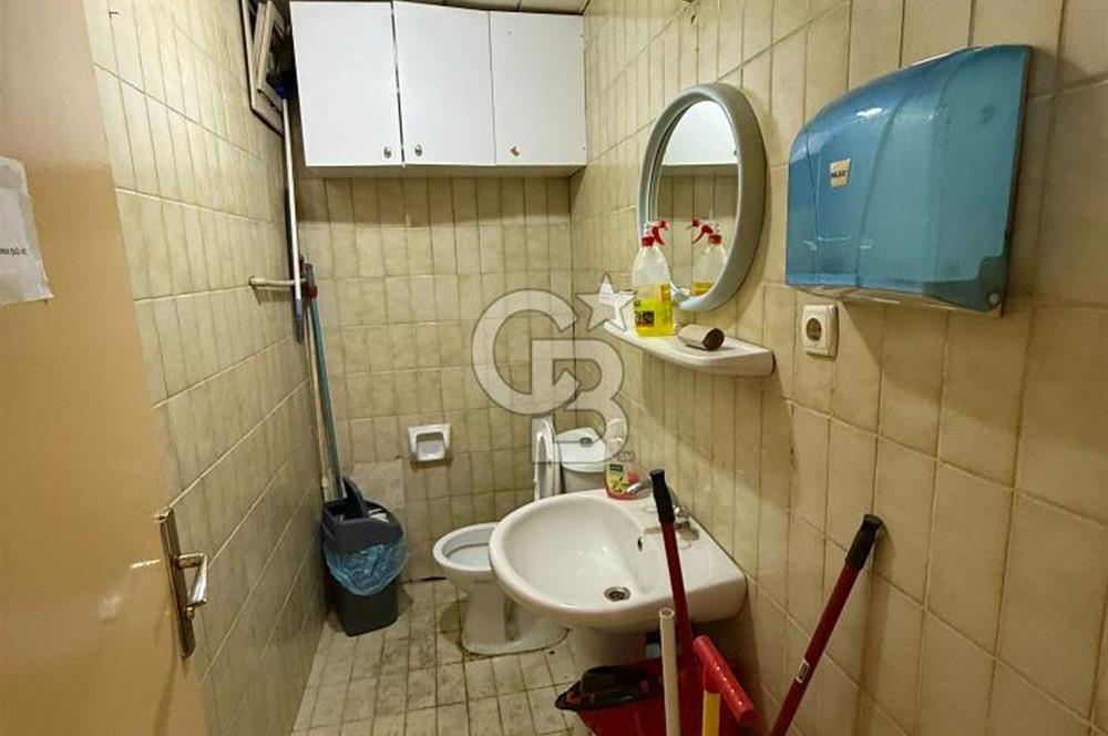 Prestijli İş Merkezinde Kiracılı 2+1 Ofis Kadıköy Yatırımlık