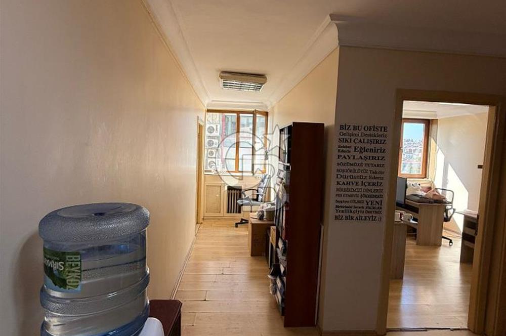 Prestijli İş Merkezinde Kiracılı 2+1 Ofis Kadıköy Yatırımlık