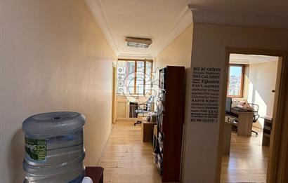 Prestijli İş Merkezinde Kiracılı 2+1 Ofis Kadıköy Yatırımlık