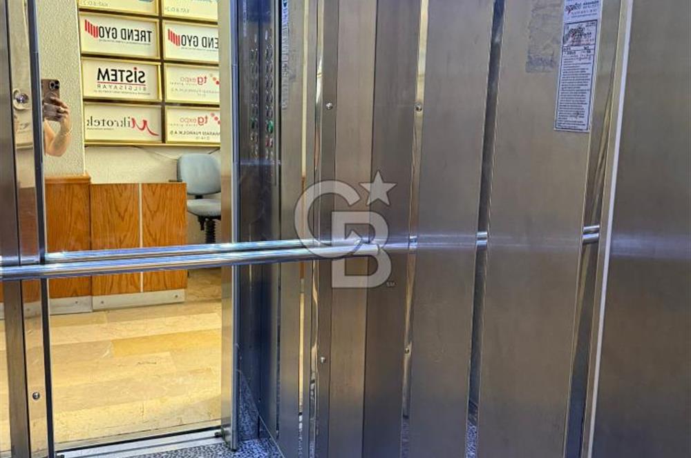 Prestijli İş Merkezinde Kiracılı 2+1 Ofis Kadıköy Yatırımlık