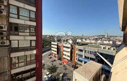 Prestijli İş Merkezinde Kiracılı 2+1 Ofis Kadıköy Yatırımlık