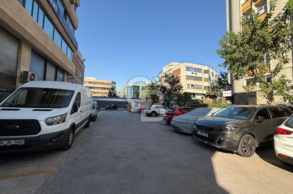 Prestijli İş Merkezinde Kiracılı 2+1 Ofis Kadıköy Yatırımlık