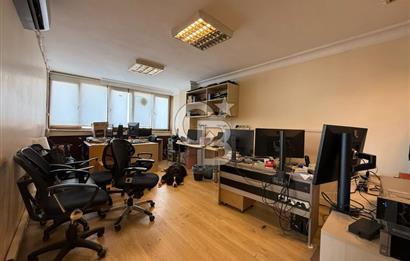 Prestijli İş Merkezinde Kiracılı 2+1 Ofis Kadıköy Yatırımlık