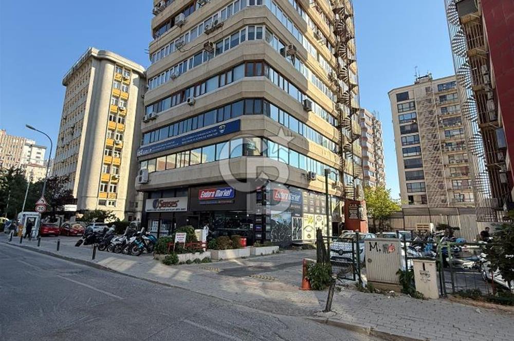 Prestijli İş Merkezinde Kiracılı 2+1 Ofis Kadıköy Yatırımlık