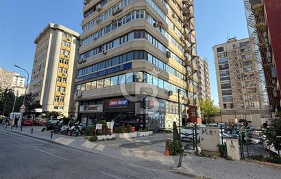 Prestijli İş Merkezinde Kiracılı 2+1 Ofis Kadıköy Yatırımlık
