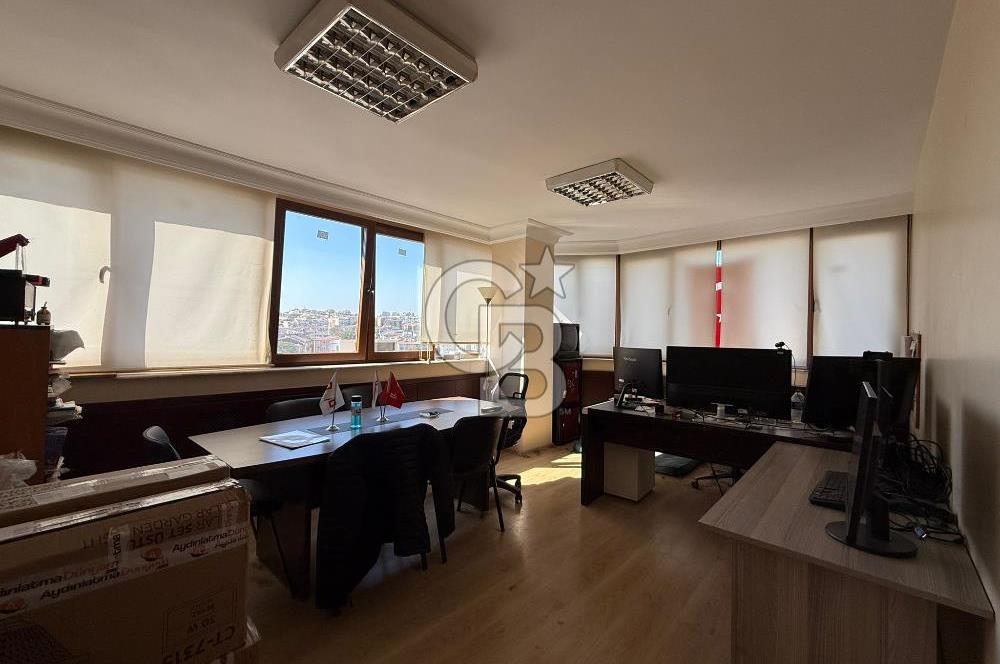 Prestijli İş Merkezinde Kiracılı 2+1 Ofis Kadıköy Yatırımlık