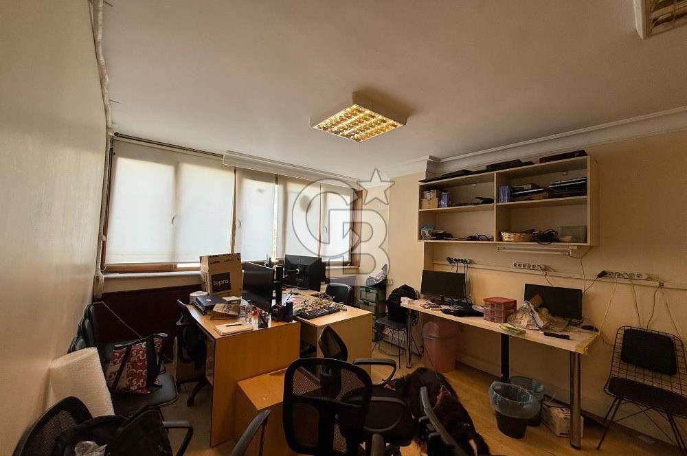 Prestijli İş Merkezinde Kiracılı 2+1 Ofis Kadıköy Yatırımlık