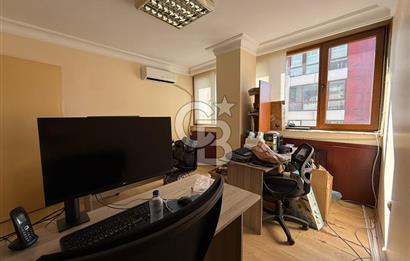 Prestijli İş Merkezinde Kiracılı 2+1 Ofis Kadıköy Yatırımlık