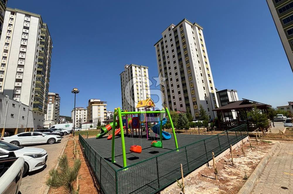 CB'DEN HÜRRİYET'TE SOSYAL DONATILI SATILIK LÜKS GENİŞ 4+1 DAİRE