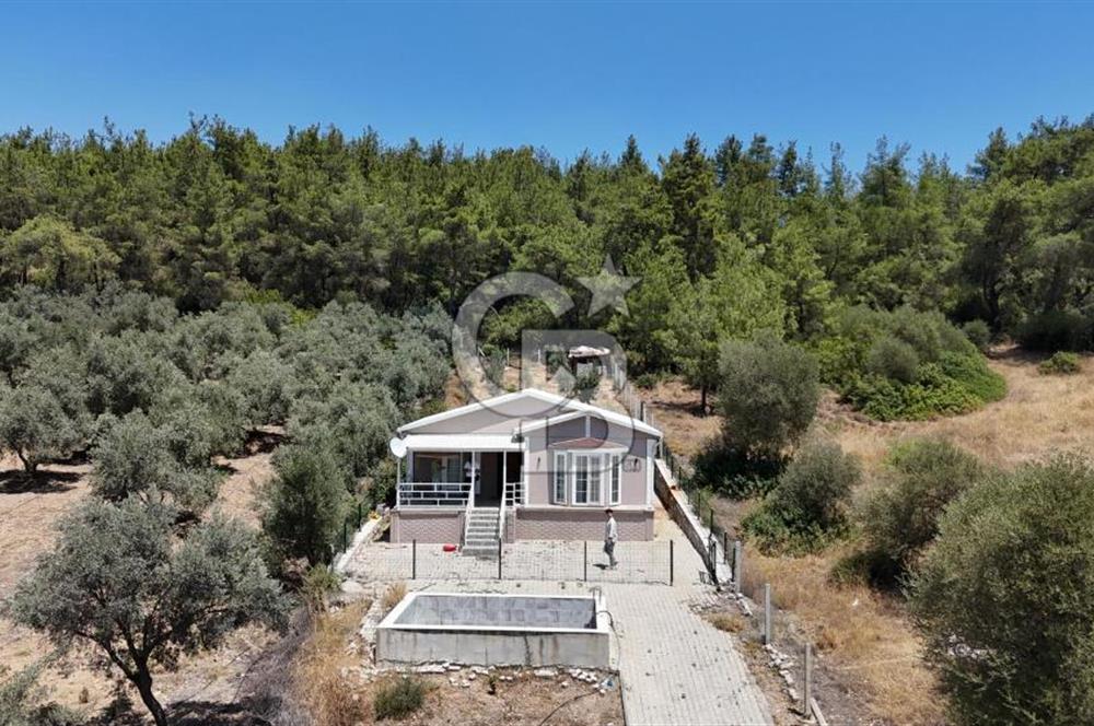 Menderes Çamönünde Havuzlu,Full Eşyalı 2+1 Prefabrik Ev ve Arsa