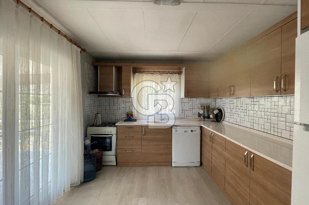 Menderes Çamönünde Havuzlu,Full Eşyalı 2+1 Prefabrik Ev ve Arsa