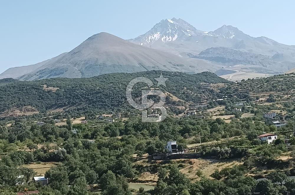 CB ZENİTH / HİSARCIK-BAHÇELİEVLER KIZILTEPE MEVKİİNDE İMARA 150 M. MESAFEDE ERCİYES MANZARALI BAĞ