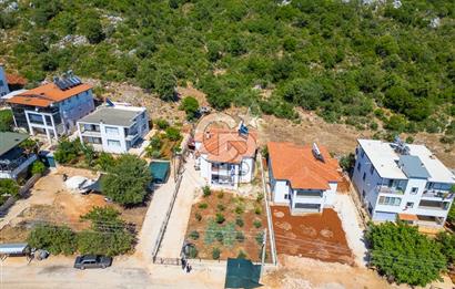 CB ARDENDEN ANTALYA KAŞ AĞULLUDA 2 KATLI BAHÇELİ SATILIK EV