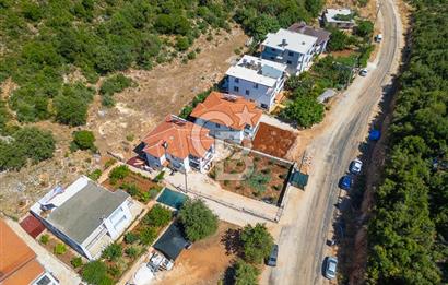CB ARDENDEN ANTALYA KAŞ AĞULLUDA 2 KATLI BAHÇELİ SATILIK EV