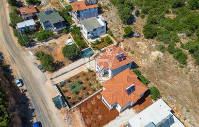 CB ARDENDEN ANTALYA KAŞ AĞULLUDA 2 KATLI BAHÇELİ SATILIK EV