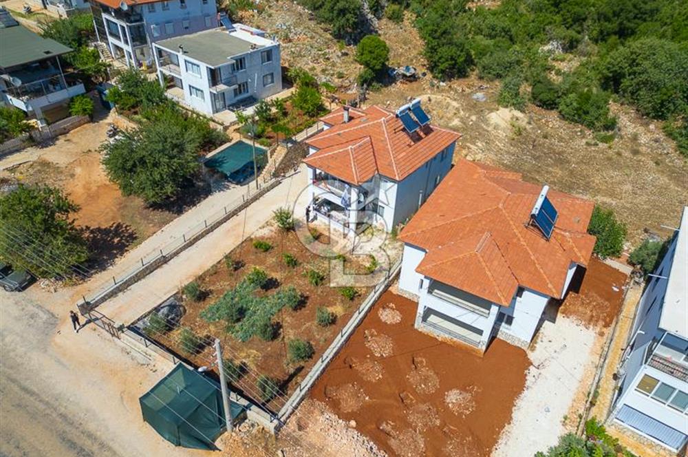 CB ARDENDEN ANTALYA KAŞ AĞULLUDA 2 KATLI BAHÇELİ SATILIK EV