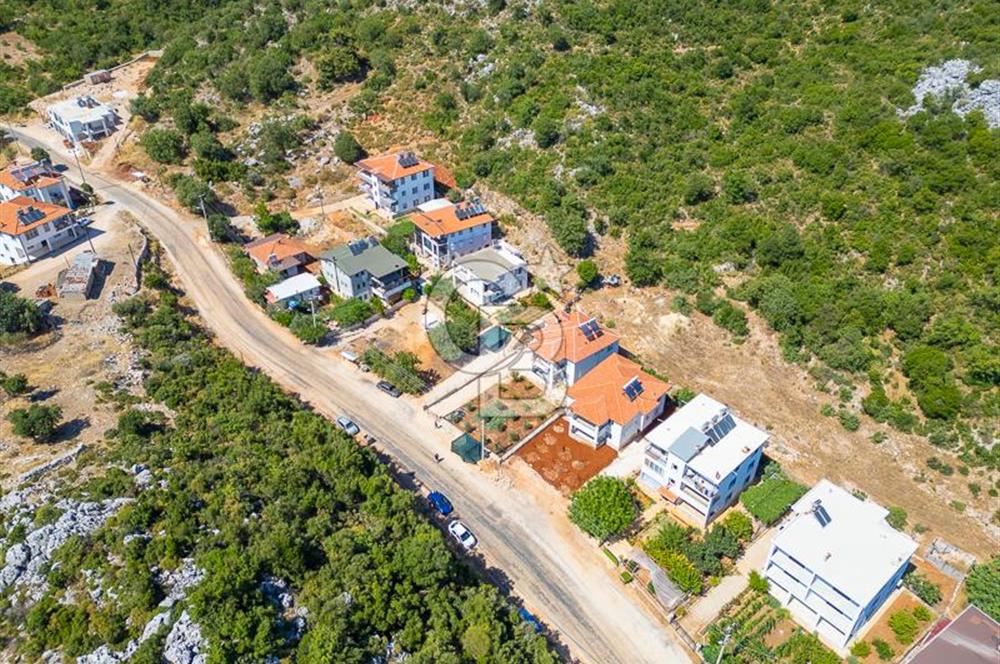 CB ARDENDEN ANTALYA KAŞ AĞULLUDA 2 KATLI BAHÇELİ SATILIK EV