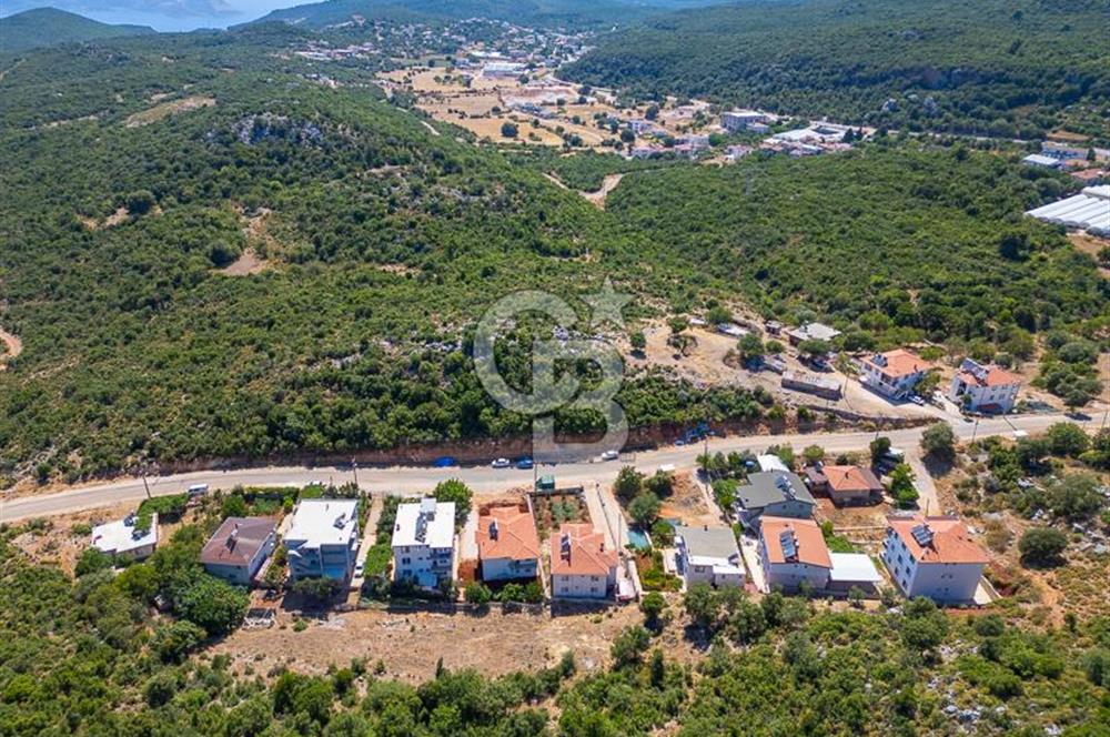 CB ARDENDEN ANTALYA KAŞ AĞULLUDA 2 KATLI BAHÇELİ SATILIK EV