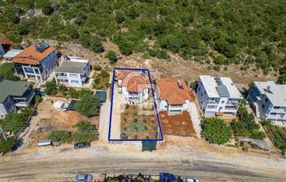 CB ARDENDEN ANTALYA KAŞ AĞULLUDA 2 KATLI BAHÇELİ SATILIK EV