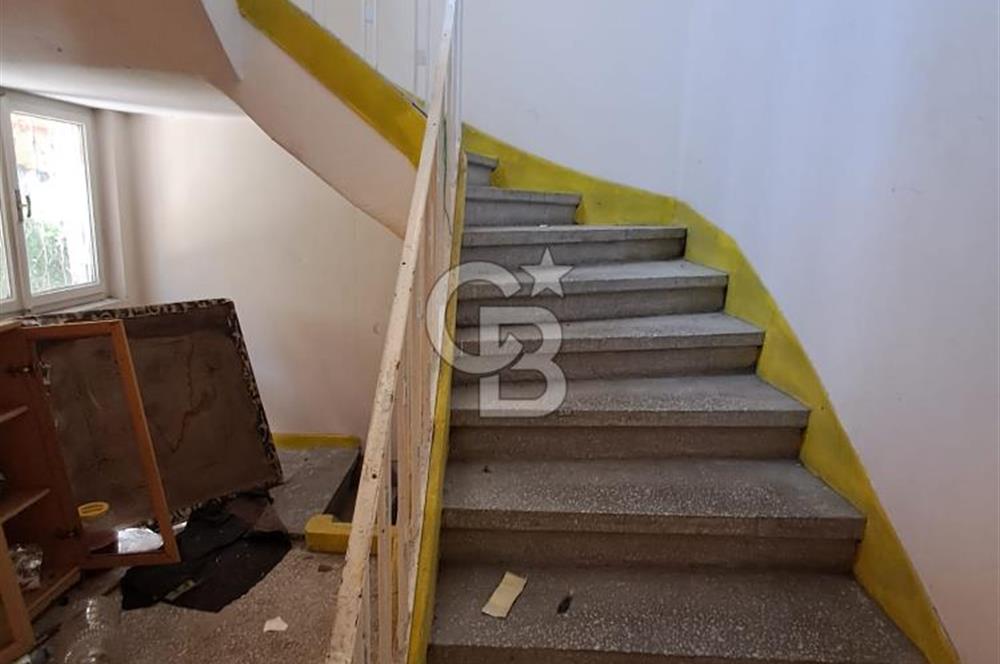 Sahabiyede Öğretmen Evi Karşı Sokağında 2 Katlı Komple Bina
