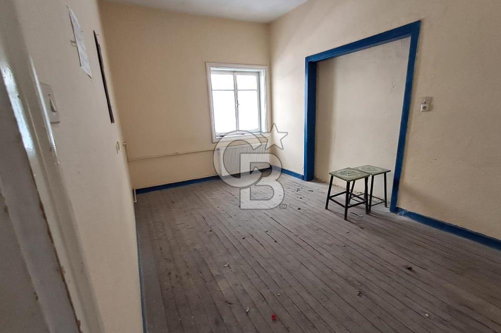 Sahabiyede Öğretmen Evi Karşı Sokağında 2 Katlı Komple Bina