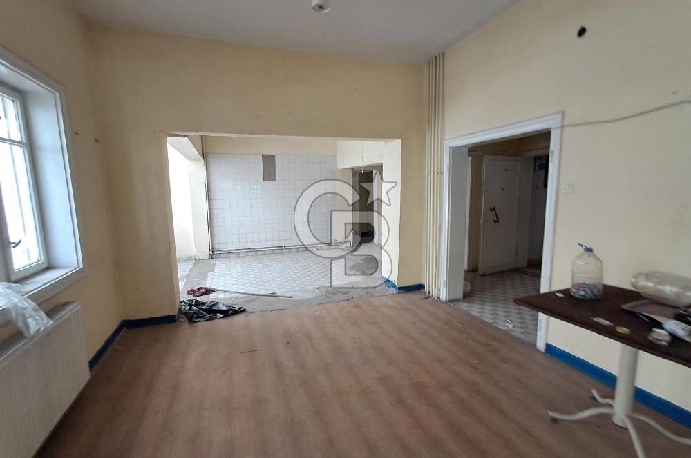 Sahabiyede Öğretmen Evi Karşı Sokağında 2 Katlı Komple Bina