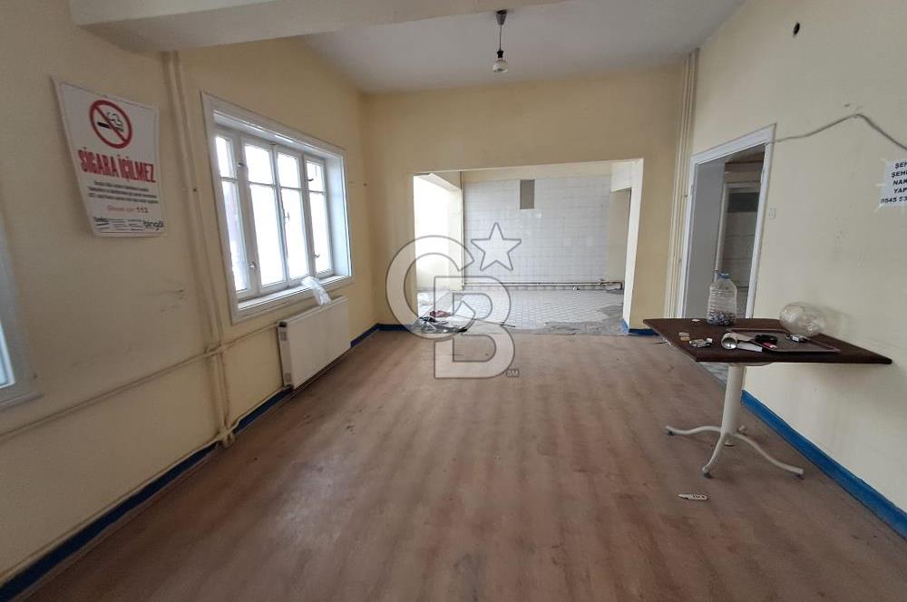 Sahabiyede Öğretmen Evi Karşı Sokağında 2 Katlı Komple Bina