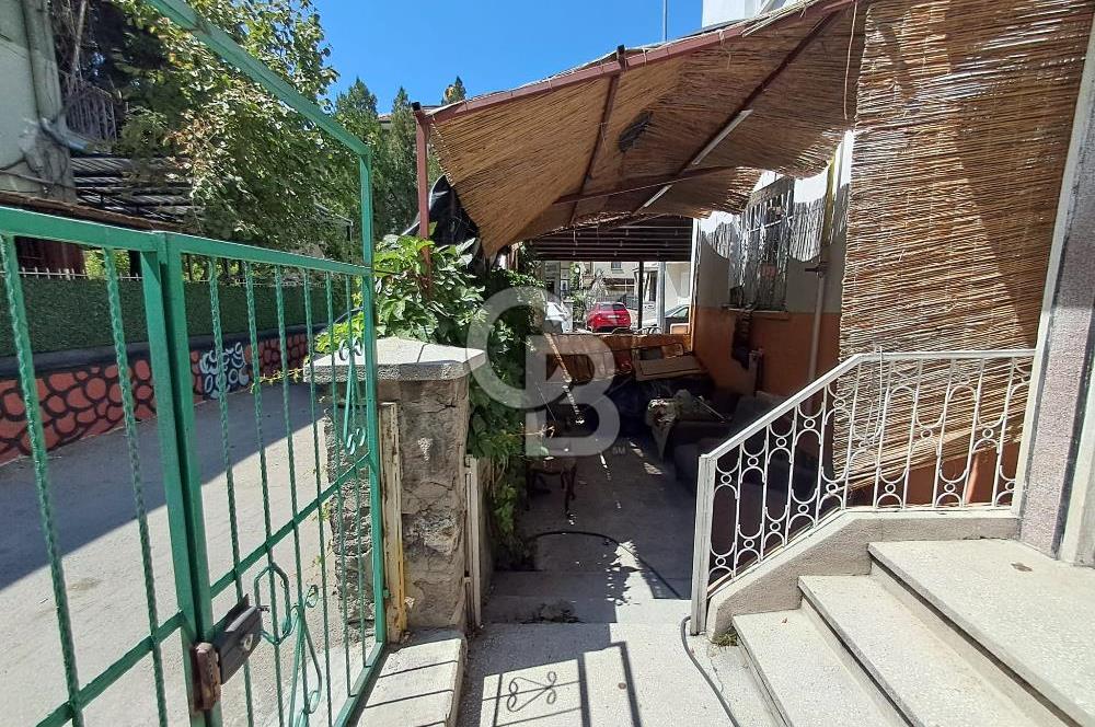 Sahabiyede Öğretmen Evi Karşı Sokağında 2 Katlı Komple Bina