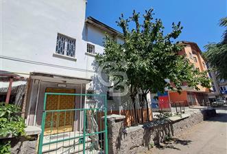 Sahabiyede Öğretmen Evi Karşı Sokağında 2 Katlı Komple Bina