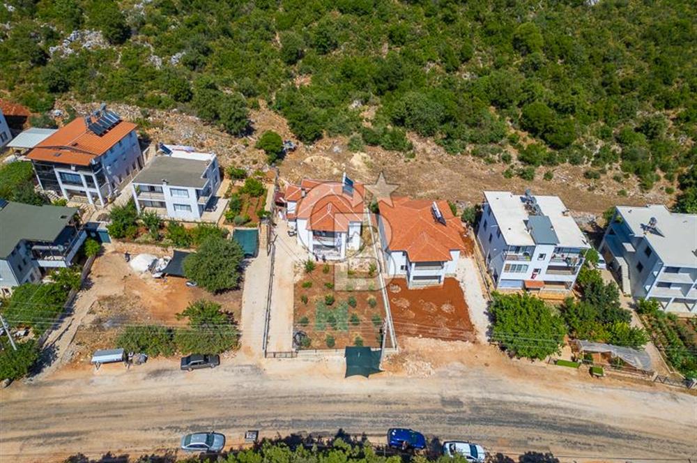 CB ARDENDEN ANTALYA KAŞ AĞULLUDA 2 KATLI BAHÇELİ SATILIK EV