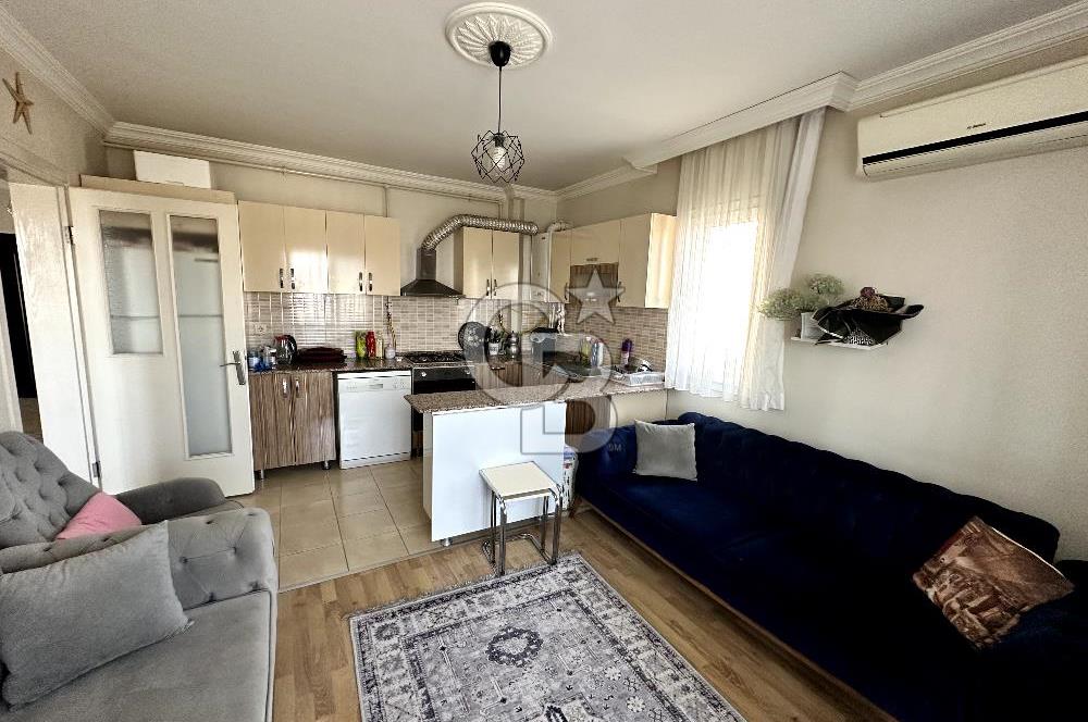İZMİR, BAYRAKLI OSMANGAZİ HAVUZLU SİTEDE EŞYALI KİRALIK 2+1 DAİRE