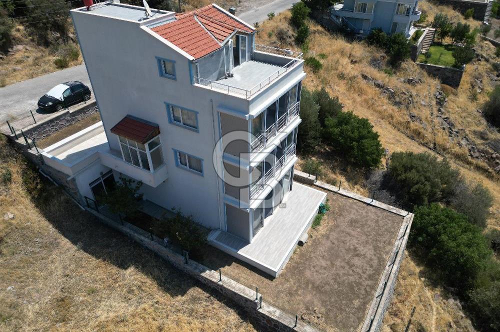 Egenin İncisi Çandarlı da Panoramik Deniz Manzaralı 4+1 Villa