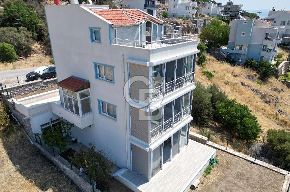 Egenin İncisi Çandarlı da Panoramik Deniz Manzaralı 4+1 Villa