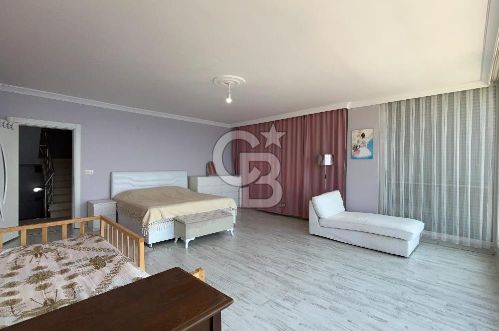 Egenin İncisi Çandarlı da Panoramik Deniz Manzaralı 4+1 Villa