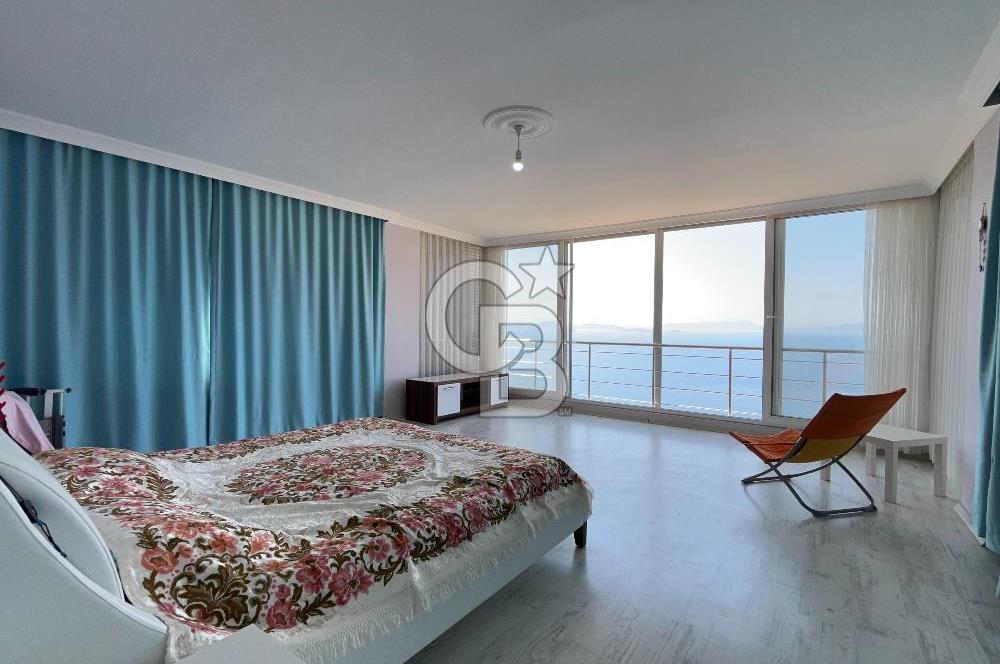Egenin İncisi Çandarlı da Panoramik Deniz Manzaralı 4+1 Villa