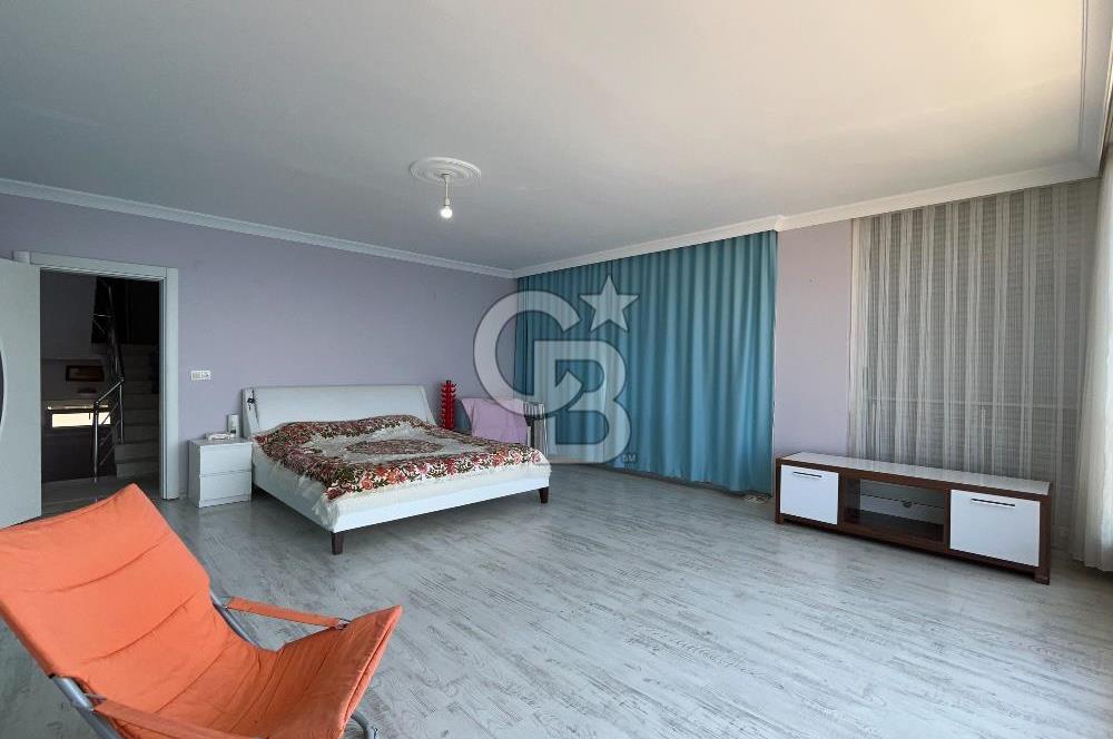 Egenin İncisi Çandarlı da Panoramik Deniz Manzaralı 4+1 Villa