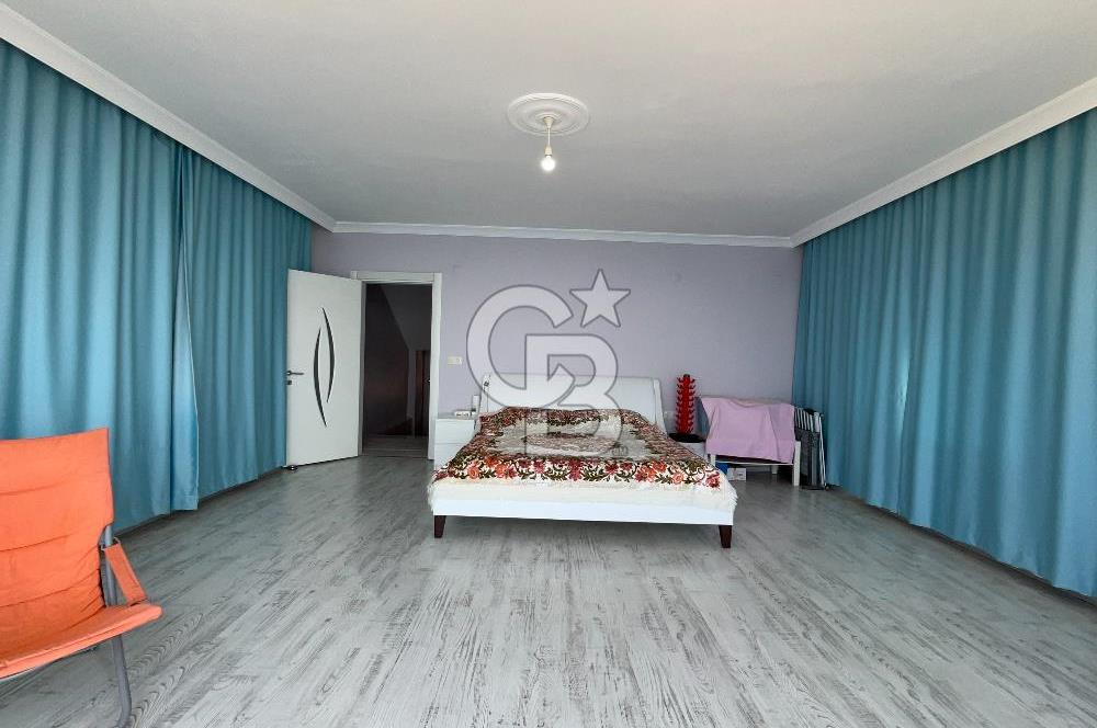 Egenin İncisi Çandarlı da Panoramik Deniz Manzaralı 4+1 Villa