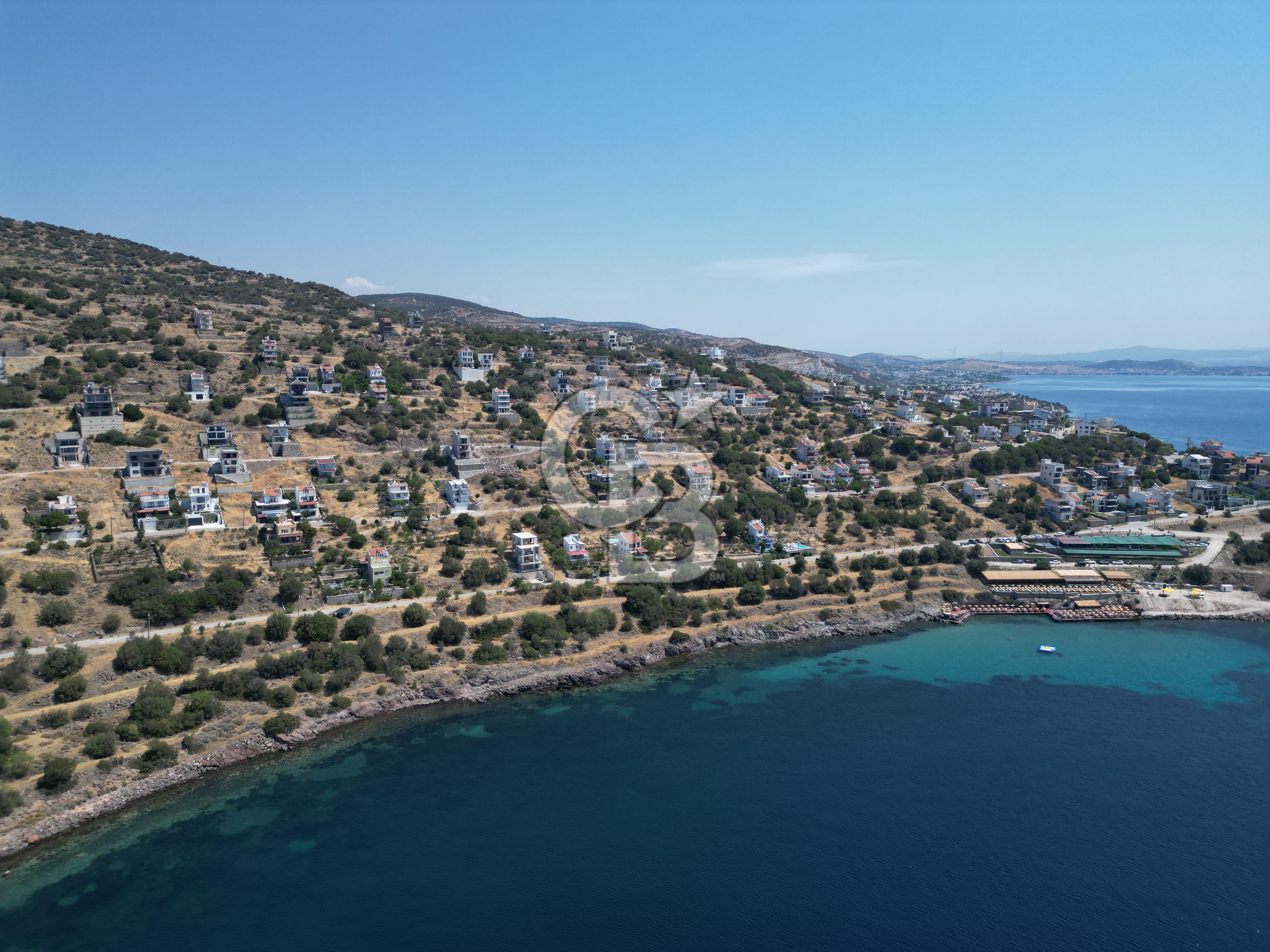 Egenin İncisi Çandarlı da Panoramik Deniz Manzaralı 4+1 Villa