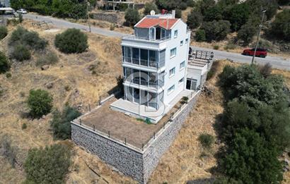 Egenin İncisi Çandarlı da Panoramik Deniz Manzaralı 4+1 Villa