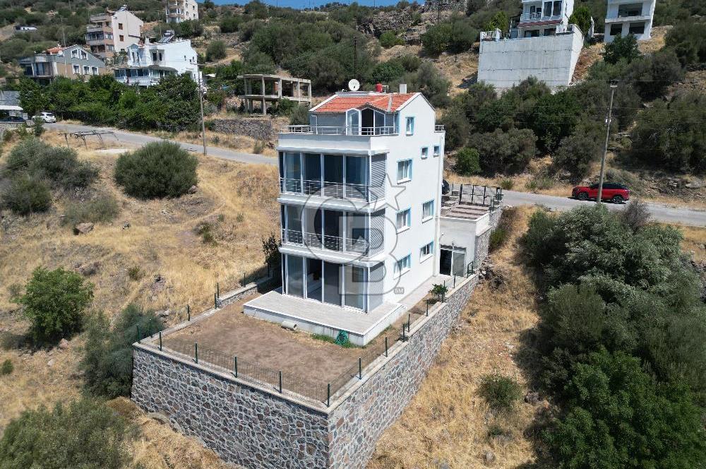 Egenin İncisi Çandarlı da Panoramik Deniz Manzaralı 4+1 Villa