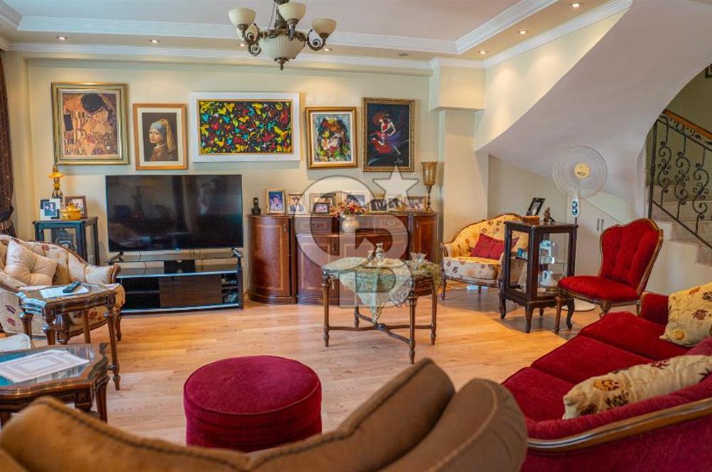 Güzelbahçe Siteler Mahallesinde 4+1 Tripleks Villa