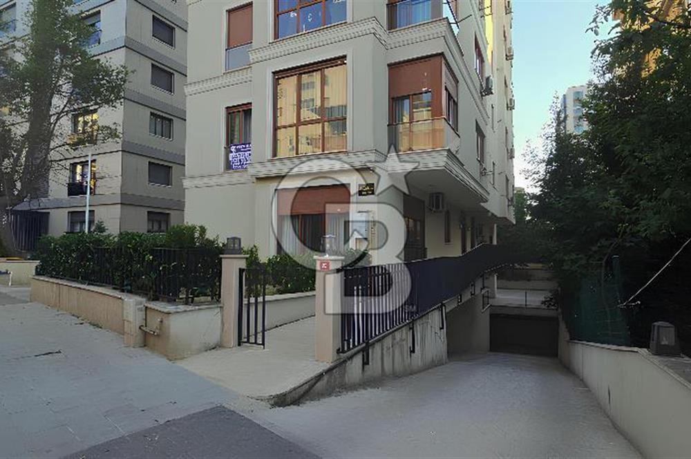 ERENKÖY'DE SAHİLE YAKIN 3+1 FERAH VE MODERN SATILIK FIRSAT DAİRE