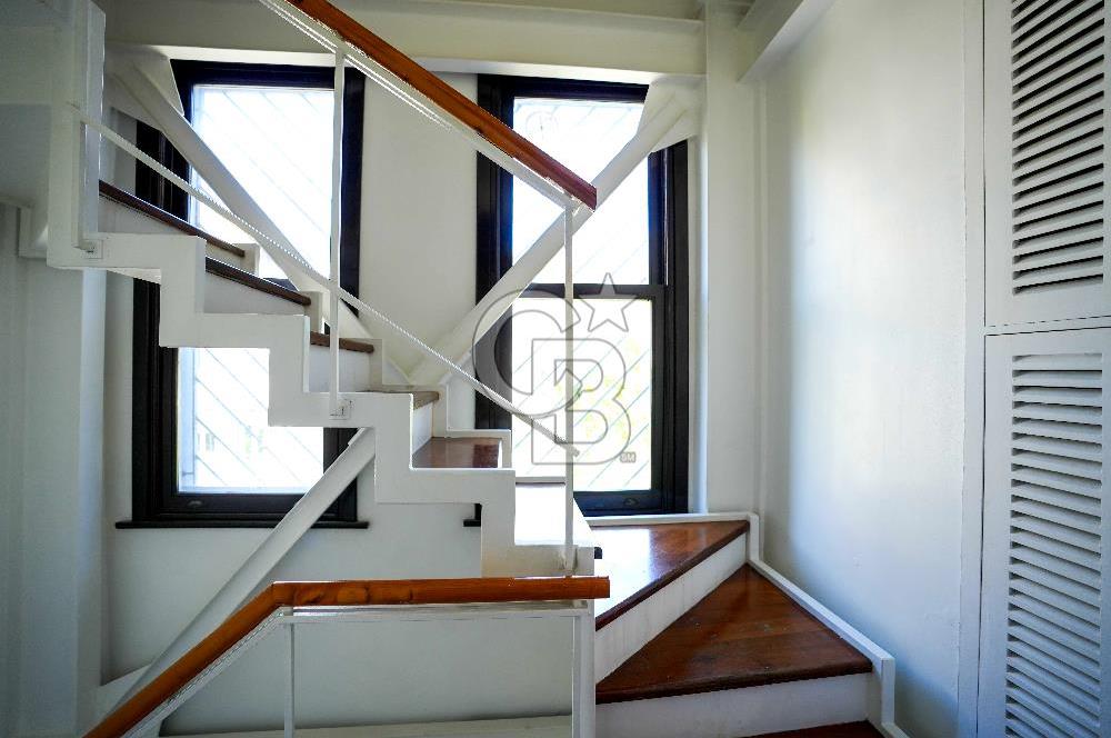 Taksim Beyoğlu Asmalımescit Şehbender Sok ta Kiralık Tarihi Bina