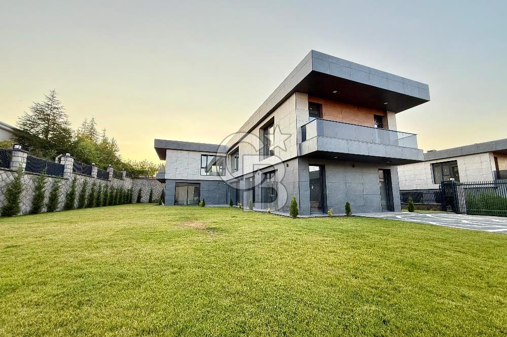 Gölbaşı Karşıyaka 5+1 680 m2 Ultra Lüks Satılık Villa